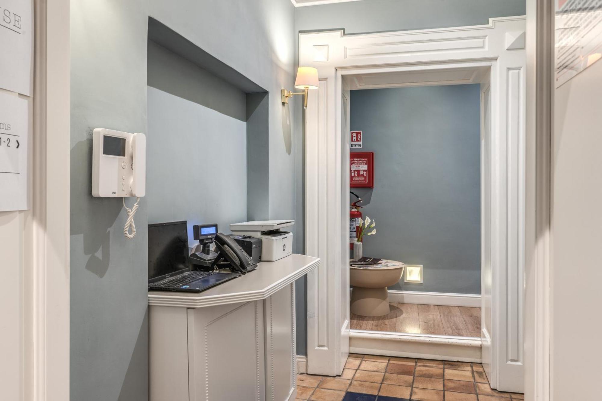 Townhouse Condotti 29 Rome Exterior photo
